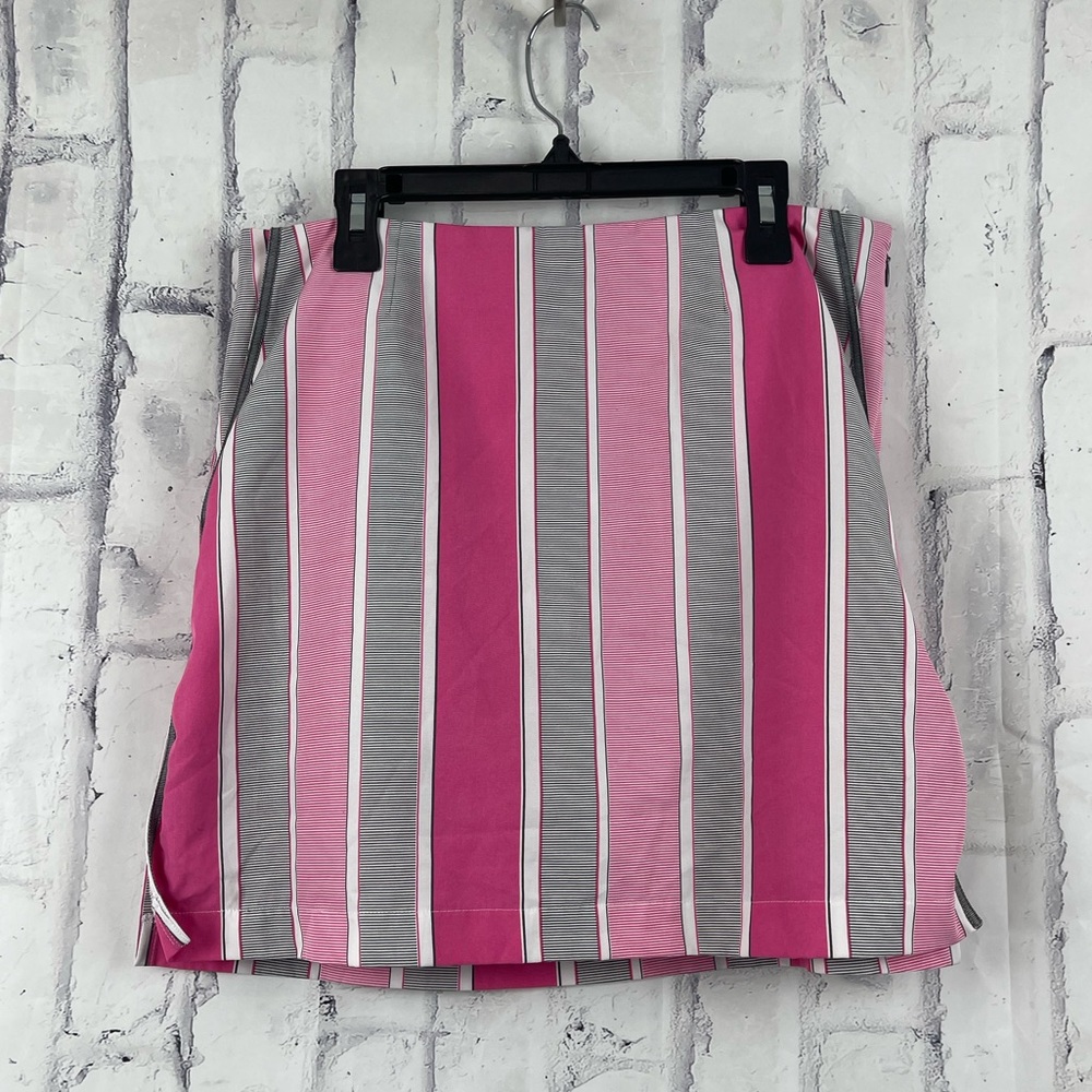 Golftini striped skort